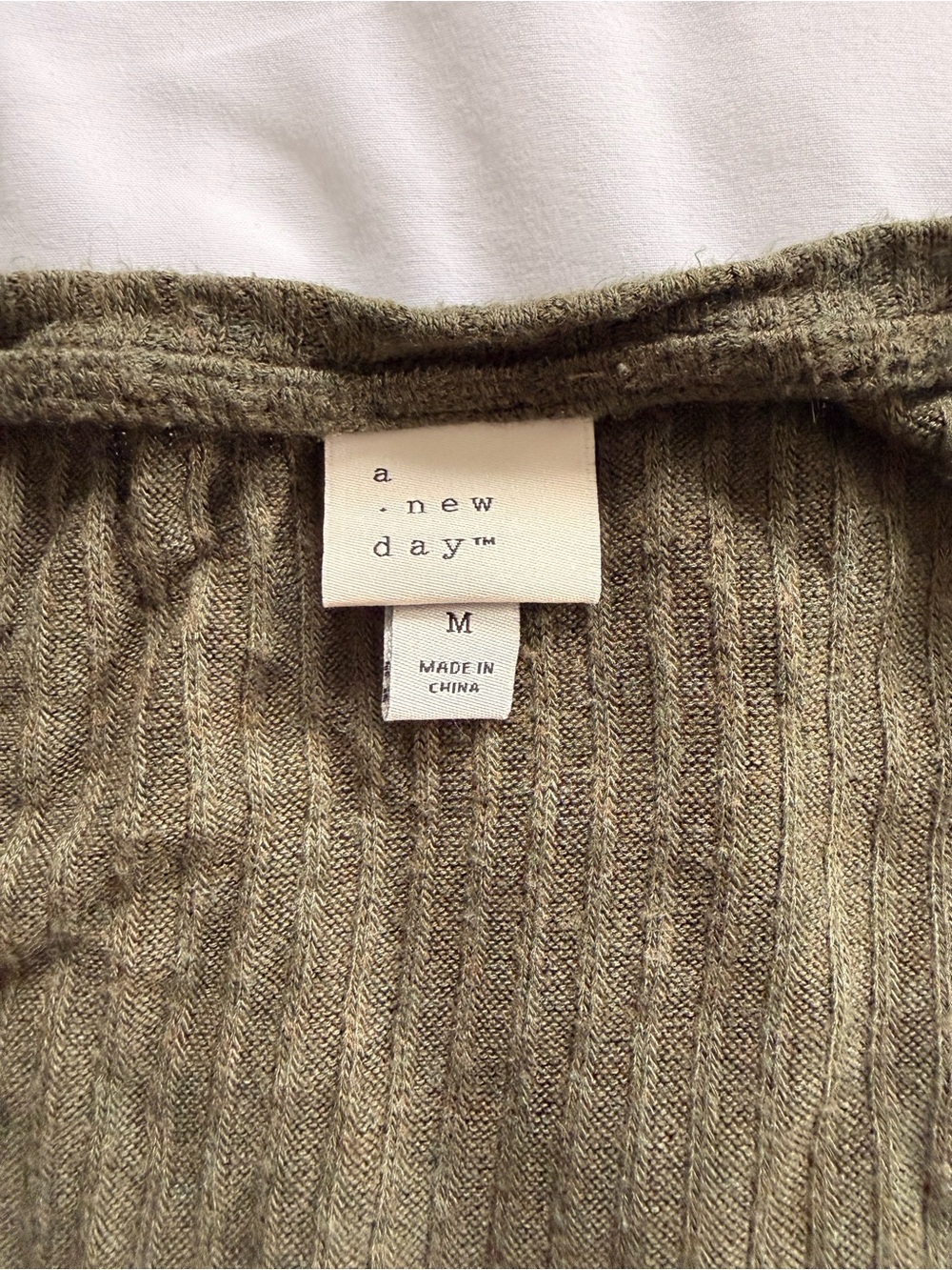 Olive Ribbed Button-Down Tank - Picture 4 of 5